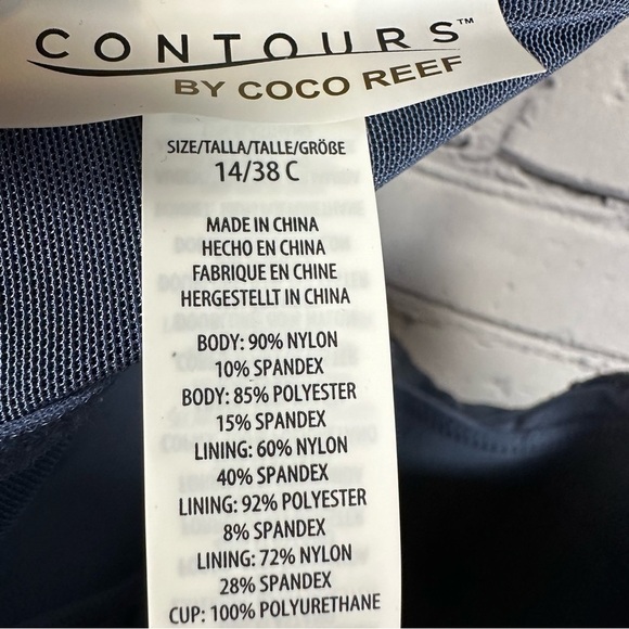 Coco Reef Contours Ruffle Patented Shapemaker® Bandeau One Piece Swimsuit 14/38C - Picture 5 of 8